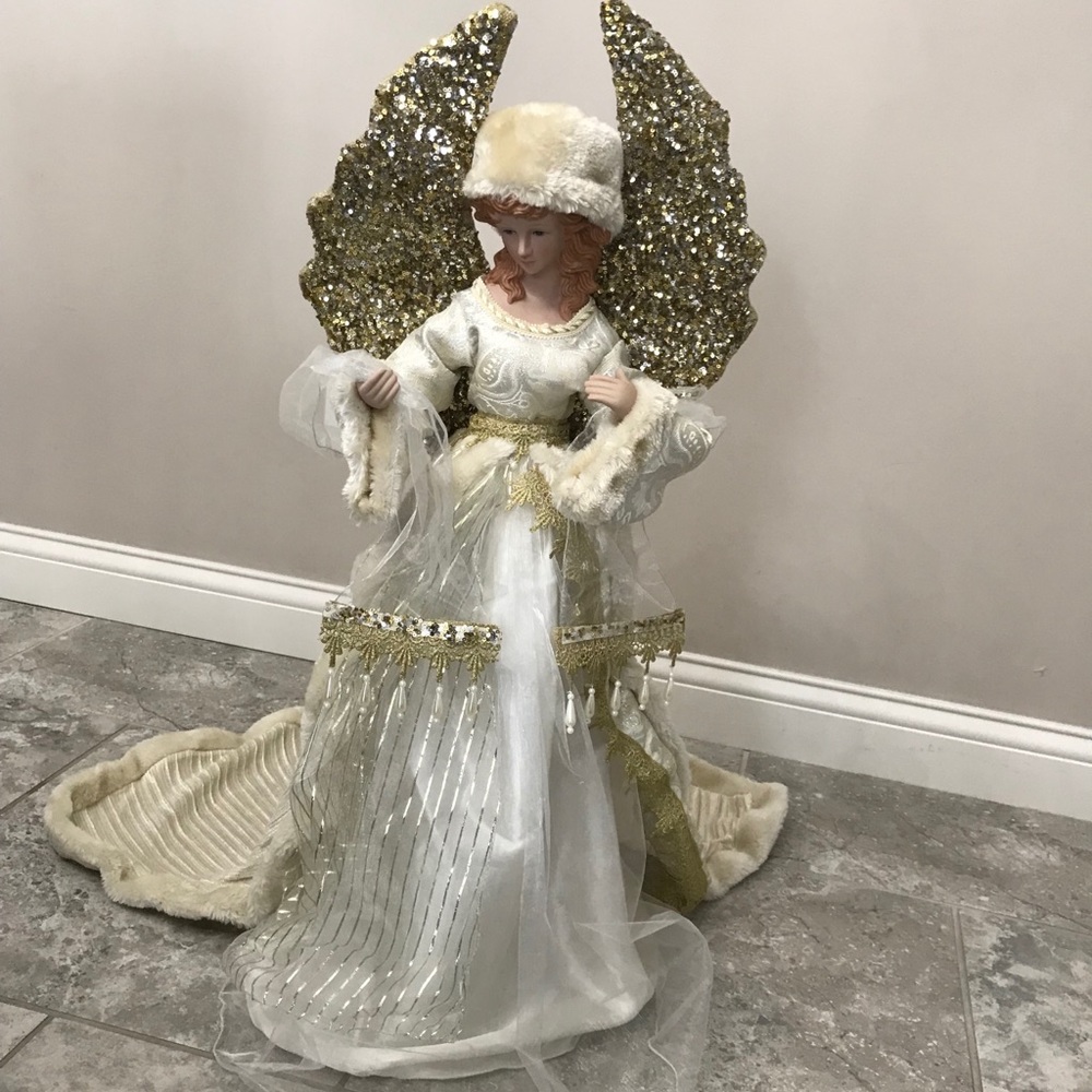 Angel Topper/Decor - Picture 2 of 4